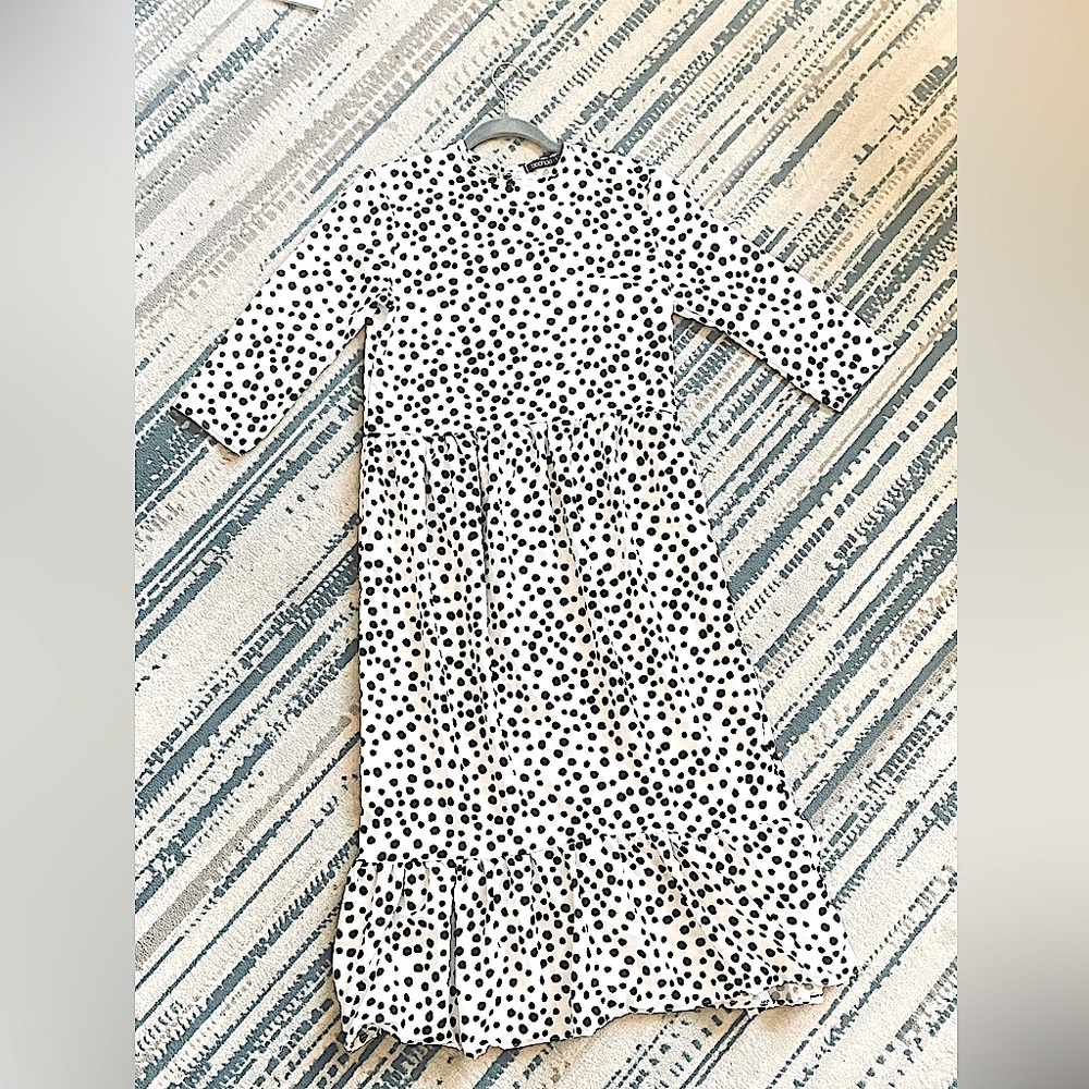 Boohoo - midi dress NWOT